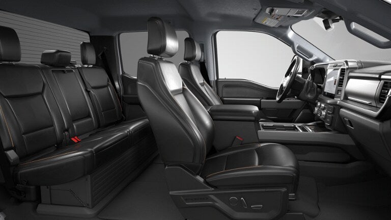 2026 Ford Chassis Cab F-350® LARIAT®