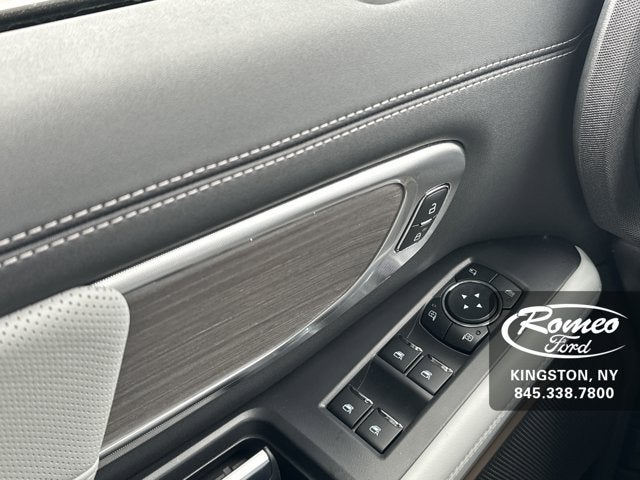 2025 Ford Expedition Platinum®