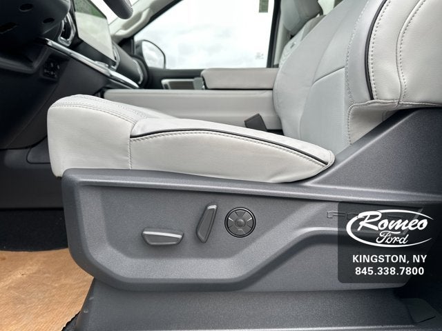 2025 Ford Expedition Platinum®