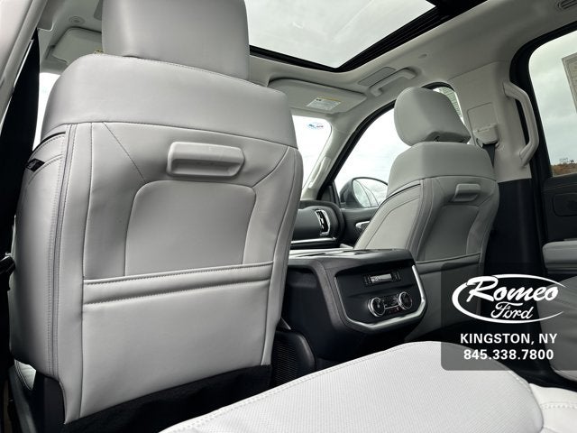 2025 Ford Expedition Platinum®