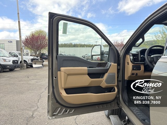 2026 Ford Super Duty F-350® Lariat®