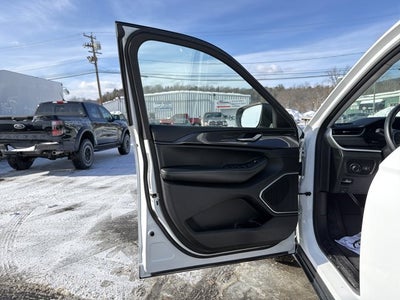 2021 Jeep Grand Cherokee L Laredo