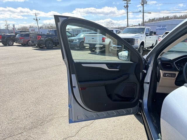 2022 Ford Escape Hybrid SE