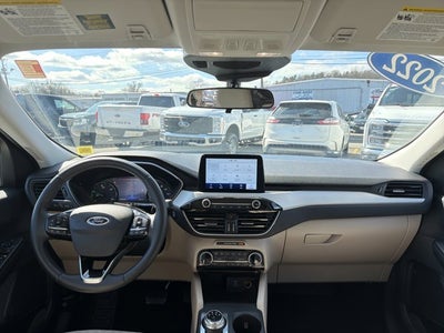 2022 Ford Escape Hybrid SE