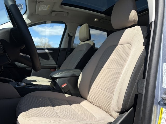 2022 Ford Escape Hybrid SE