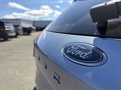 2022 Ford Escape Hybrid SE