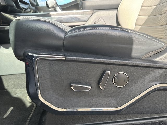 2023 Ford F-150 Lightning Platinum