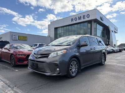 2019 Toyota Sienna XLE 8 Passenger