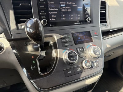 2019 Toyota Sienna XLE 8 Passenger
