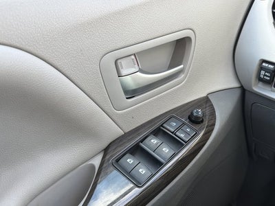 2019 Toyota Sienna XLE 8 Passenger