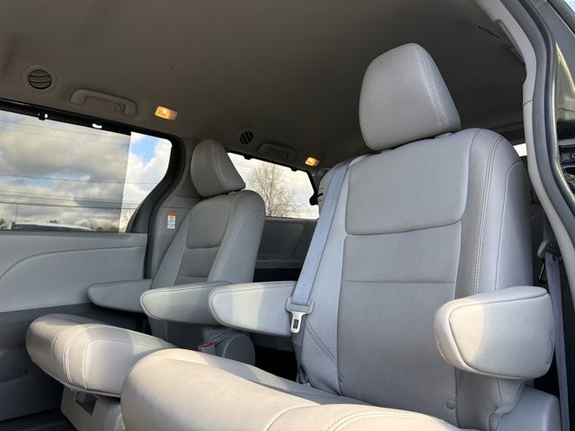 2019 Toyota Sienna XLE 8 Passenger