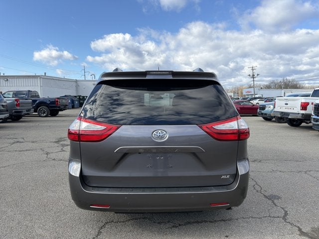 2019 Toyota Sienna XLE 8 Passenger