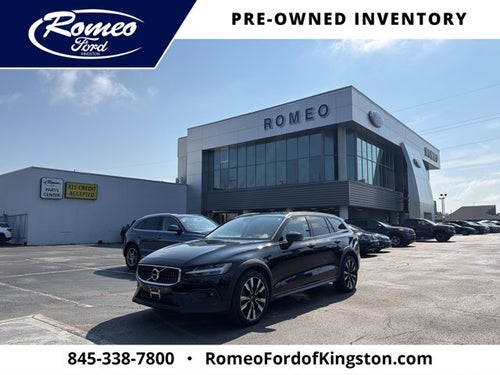 2022 Volvo V60 Cross Country T5