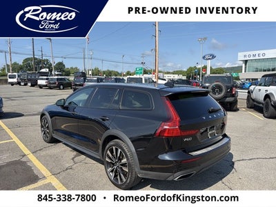 2022 Volvo V60 Cross Country T5